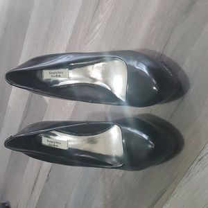 New Simply Vera platform pumps Sz 8.5.